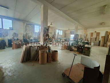 Capannone in Vendita