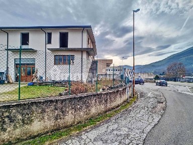 Capannone in Vendita