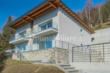 Trilocale via Giuseppe Garibaldi 35, Centro, Domaso