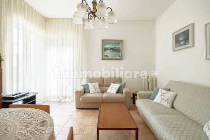 Trilocale via Giuseppe Merzario 4, Albate - Muggiò, Como