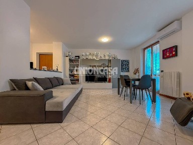 Trilocale via Roma, Centro, Limido Comasco