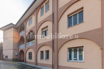 Trilocale via Varese 21, Mozzate