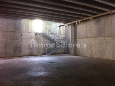 Magazzino - Deposito in Affitto