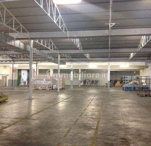 Magazzino - Deposito in Affitto