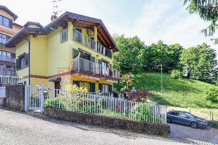 Trilocale via Dosso 41, Asso