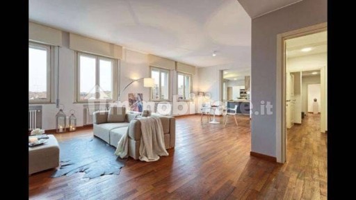 Appartamento via Principe Amedeo, 22, Centro, Mantova