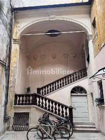Mantova, Centro, via Corridoni