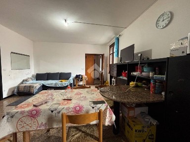 Ostiglia, Vicolo Zapparoli, 10