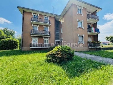Trilocale via Giuseppe Verdi 14, Solbiate, Solbiate con Cagno