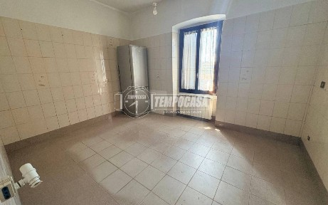 Trilocale via Garibaldi 92, Centro, Fino Mornasco