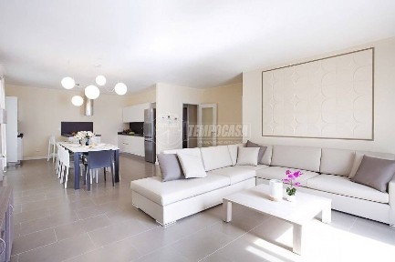 Sala Comacina, Viale Degli Ulivi