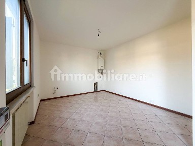 Casalmoro, Via Guido Rossa, 5