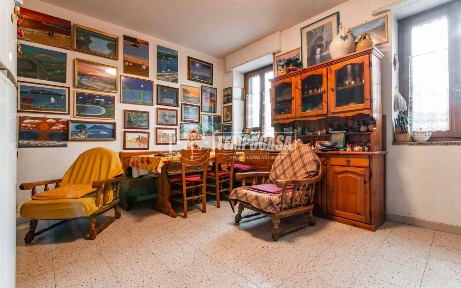 Fenegrò, Via Indipendenza