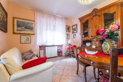 Trilocale via Regina Margherita 11, Centro, Lurate Caccivio