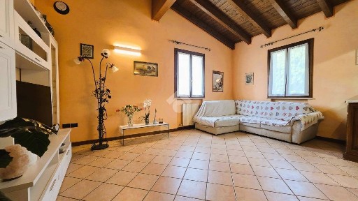 Bagnolo San Vito, Via Cavour, 32