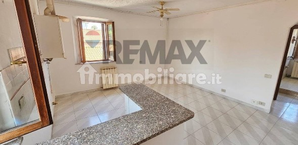 Bilocale via luigi cadorna 4, Bulgarograsso