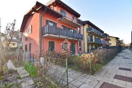 Trilocale via Giuseppe Mazzini 6, Centro, Appiano Gentile