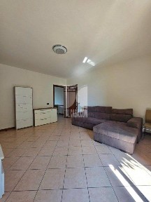 Trilocale via Fratelli Cervi, Curtatone