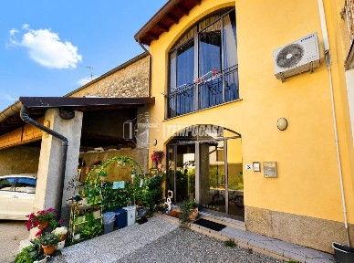 Trilocale piazza Giuseppe Mazzini 3/B, Capiago Intimiano Olmeda, Capiago Intimiano