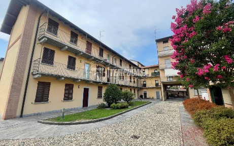 Bilocale via Giuseppe Mazzini 10, Centro, Olgiate Comasco