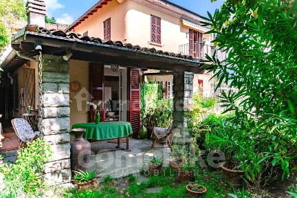 Moltrasio, Via Antonio Besana, 50