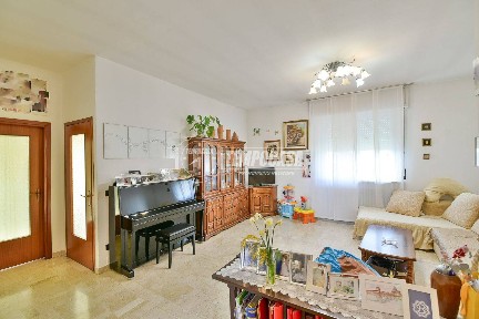 Trilocale via Andrea Palladio, Vighizzolo, Cascina Varenna, Cantù
