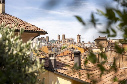 Quadrilocale via delle Belle Arti, Irnerio, Bologna