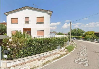 Castel Goffredo, Via Principe Amedeo, 15