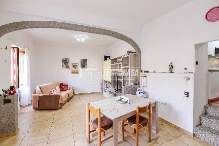 Trilocale via Roma, Centro, Castelmarte
