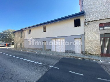 Trilocale via Achille Grandi 3, Cabiate