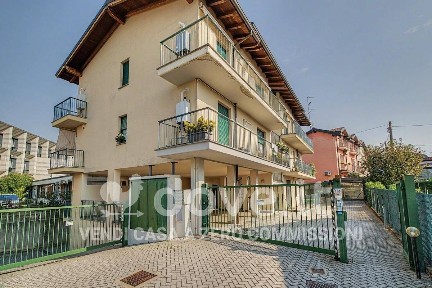 Bilocale via Giovanni Paolo II 168, Centro, Alzate Brianza