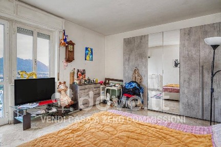 Trilocale via Gioacchino Rossini 26, Ponte Chiasso, Como