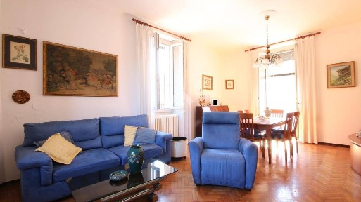 Cernobbio, Via 5 giornate, 6
