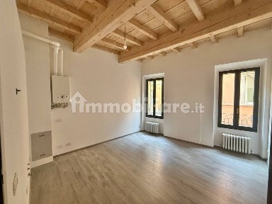 Bilocale via Orefici, Centro, Mantova
