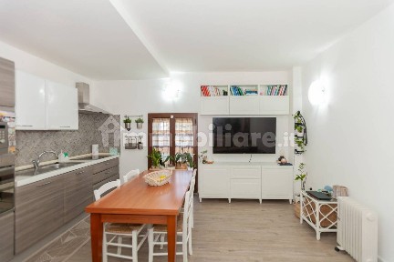 Trilocale via San Gerolamo 9, Centro, Turate