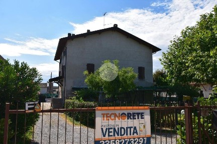 Castiglione delle Stiviere, Via casina, 11