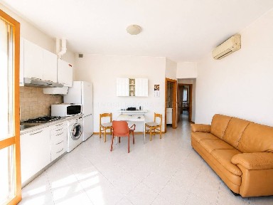Trilocale buono stato, quarto piano, Saffi, Bologna