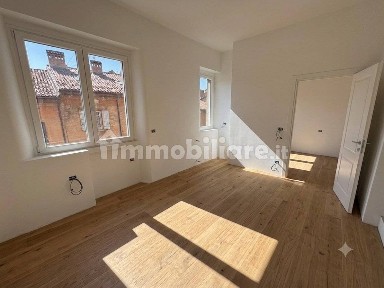 Bilocale via Belmeloro 7, San Vitale, Bologna