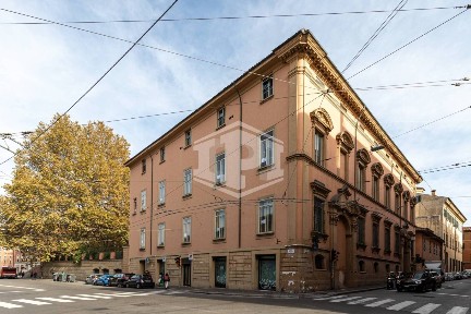 Bologna, Centro Storico, Via Barberia