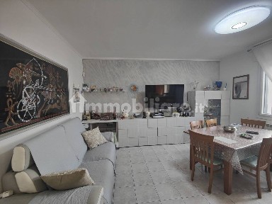 Trilocale via E. Giovannini 64, Centro, Baricella