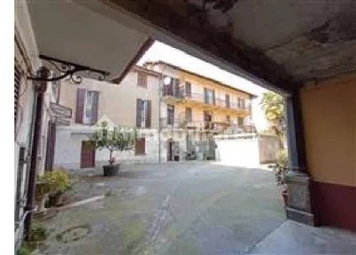 Appartamento all'asta piazza Giulio Carcano 4, Erba