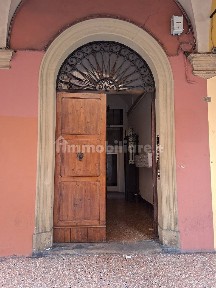 Trilocale ottimo stato, piano rialzato, Centro Storico, Bologna