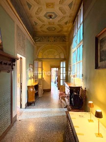 Appartamento piazza di Porta Ravegnana, Centro Storico, Bologna
