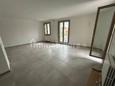 Trilocale nuovo, secondo piano, Centro, Poggio Rusco