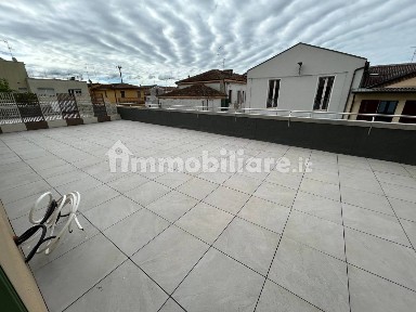 Quadrilocale nuovo, primo piano, Centro, Poggio Rusco