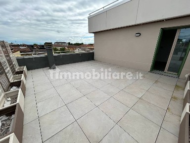Quadrilocale nuovo, quarto piano, Centro, Poggio Rusco