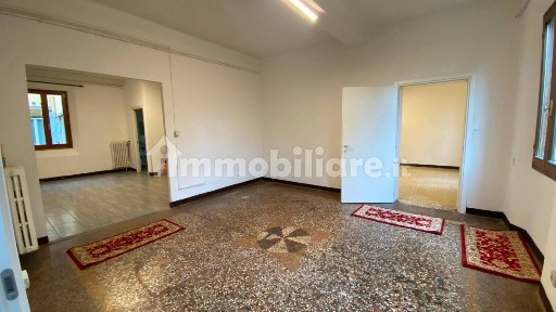 Appartamento buono stato, primo piano, Santo Stefano, Bologna