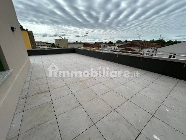 Trilocale nuovo, secondo piano, Centro, Poggio Rusco
