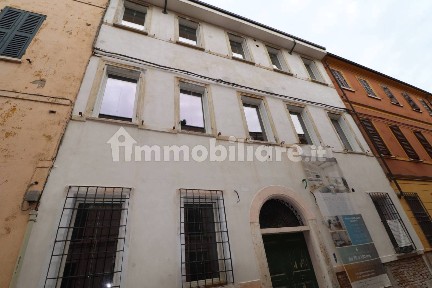 Bilocale via Ippolito Nievo 7, Centro, Mantova