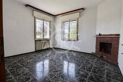 Appartamento da ristrutturare, piano terra, Calderara di Reno